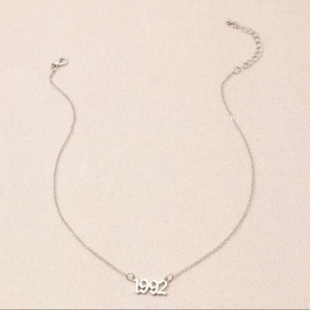 3/$30 🤍 Established “1992” Necklace